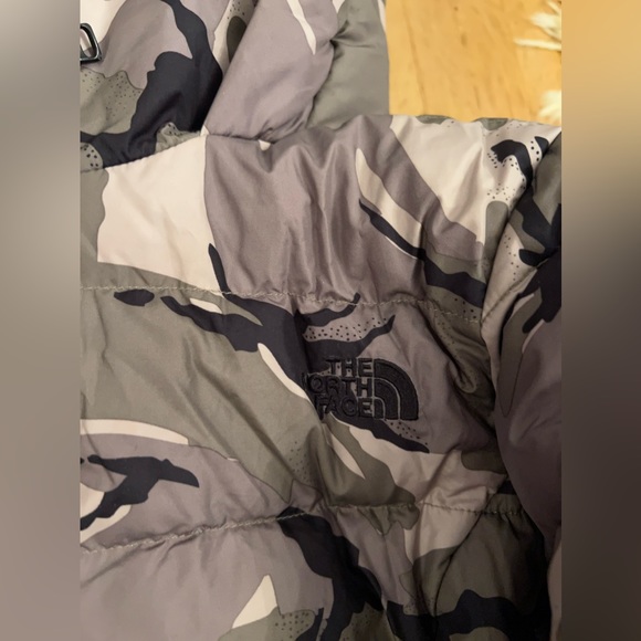 Women’s north face camo jacket - Picture 3 of 4